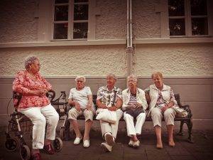 年を取るにつれて体重が増える理由と、それを防ぐ6つの方法