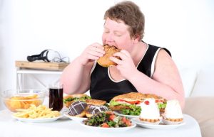 1日に5〜6000カロリー食べました。どのくらい体重が増えますか？